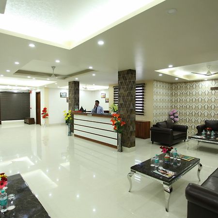 Hotel H.C Grand Νέο Δελχί Εξωτερικό φωτογραφία