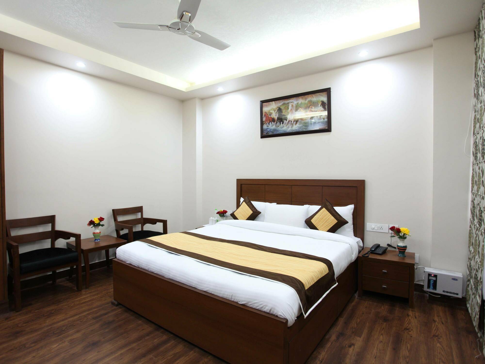 Hotel H.C Grand Νέο Δελχί Εξωτερικό φωτογραφία