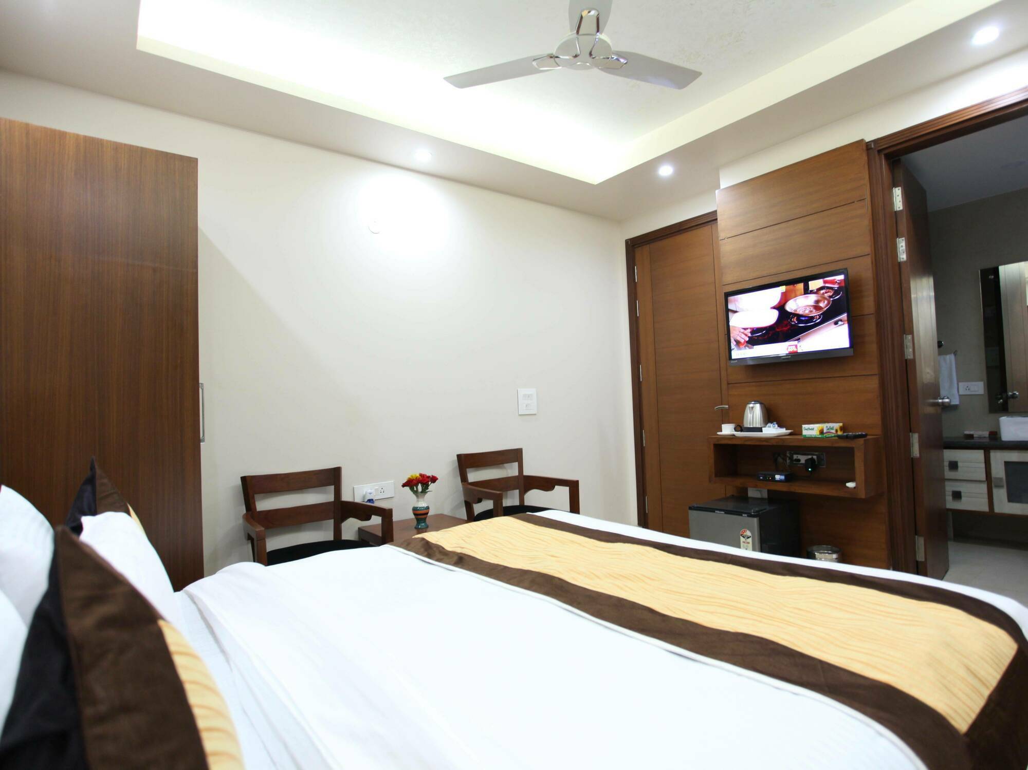 Hotel H.C Grand Νέο Δελχί Εξωτερικό φωτογραφία